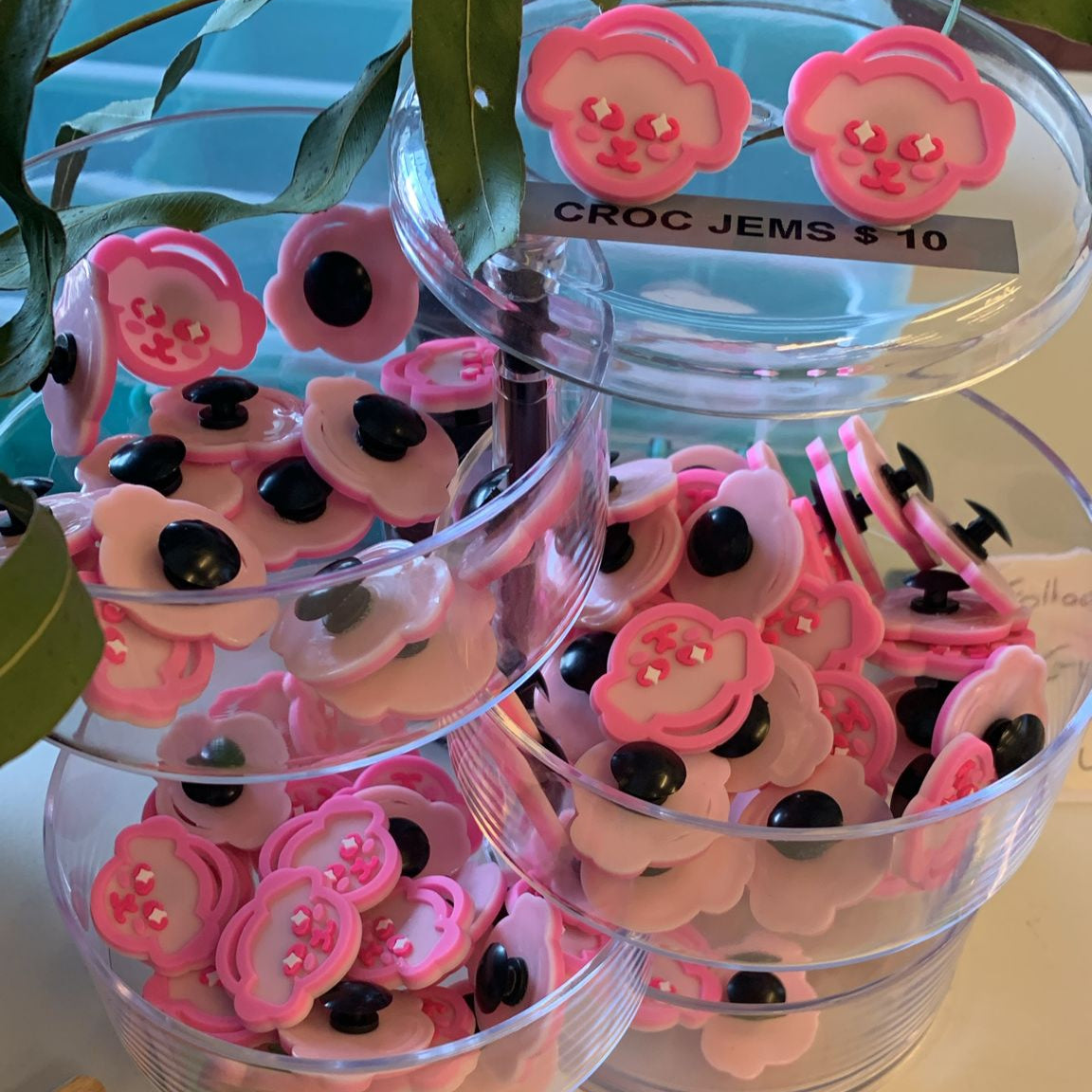 GUCK Croc charm